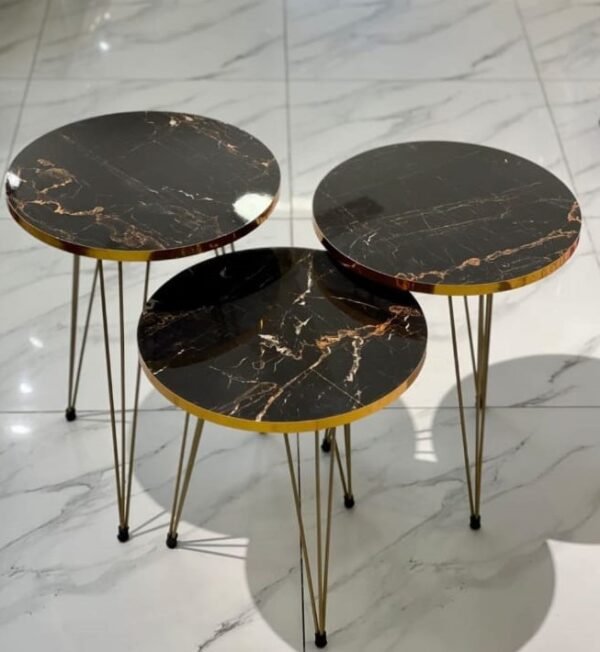 Round coffee table set